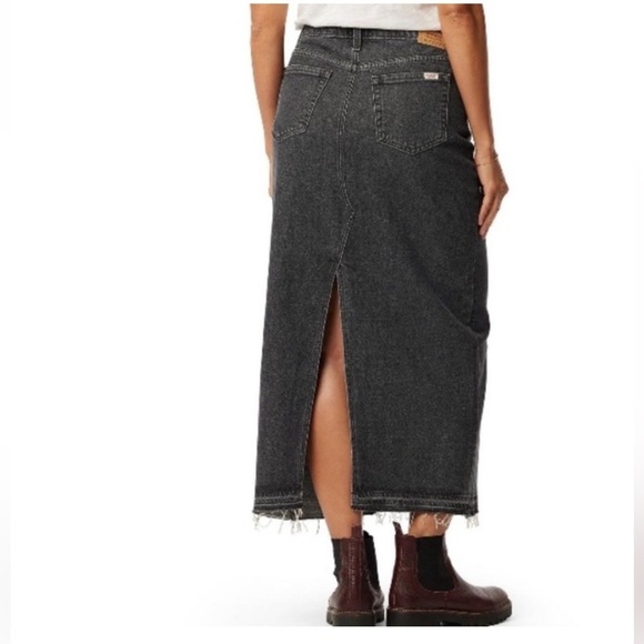 NWT Levi Strauss Signature Women's Maxi Denim Charcoal Gray Skirt Sz 2 - Picture 8 of 8
